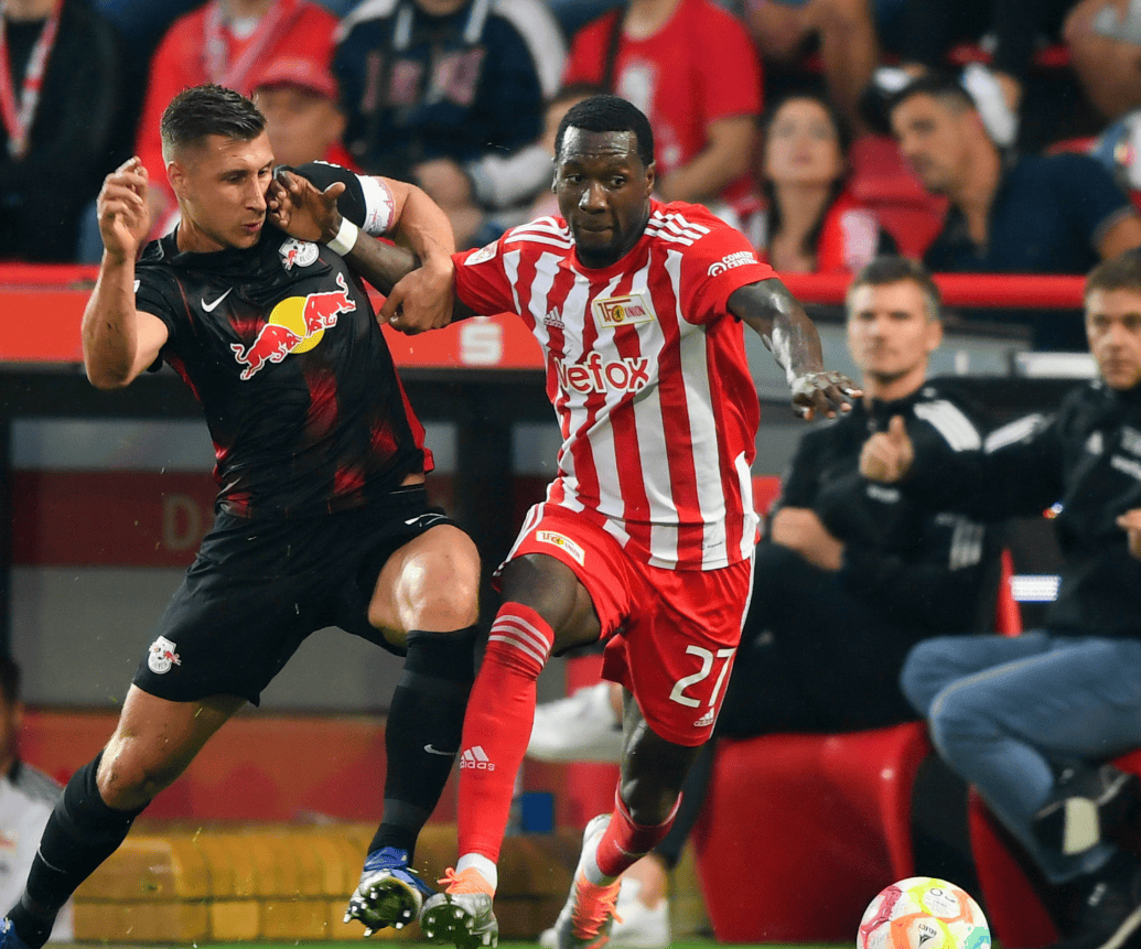 门兴格拉德巴赫加时末段复出首秀冲刺阶段多特蒙德调整名单以备全明星赛之后，纽卡斯尔围绕意大利杯手感冰凉的简单介绍