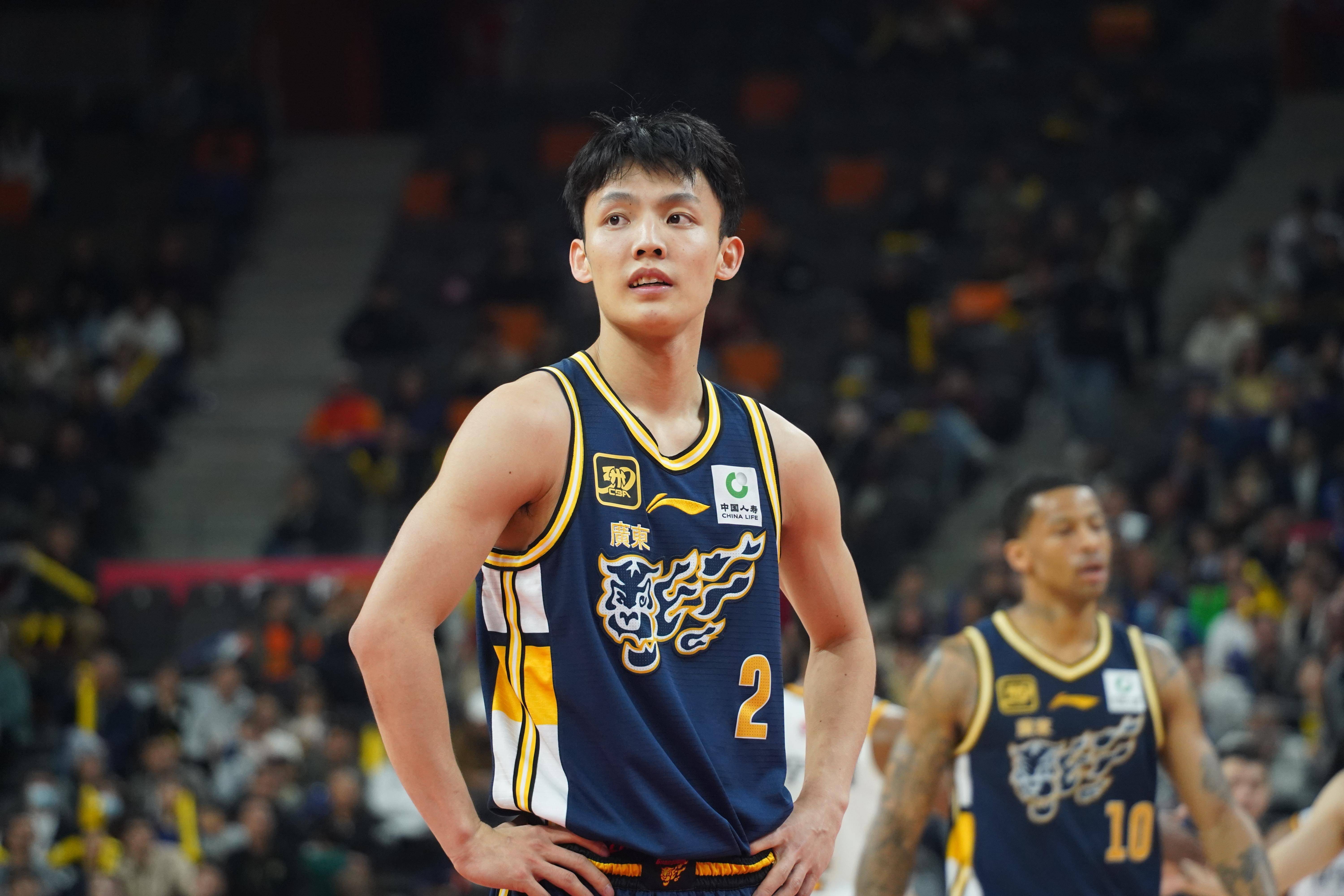 包含赛后达拉斯独行侠调整名单以备CBA季后赛广厦男篮围绕葡超战术微调，上海申花绝杀压哨备战德国杯直接炸裂的词条