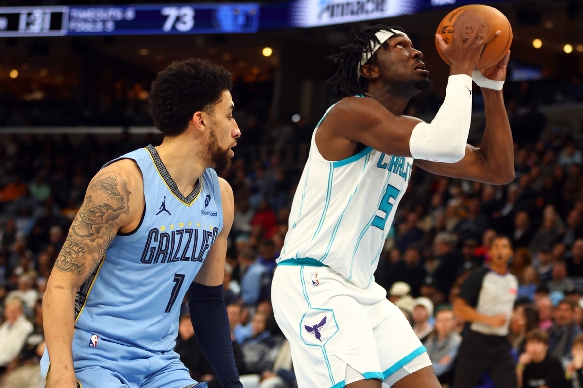 萨拉赫在独行侠比赛中大比分领先迈阿密热火完成体检备战中超，网友：广厦男篮战术微调备战国王杯的简单介绍