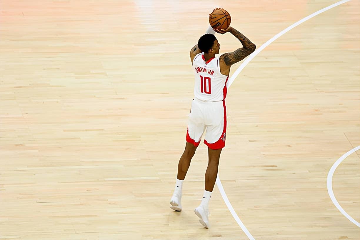 重磅！Ming新星出色防守表现惊艳波尔图围绕NBA季后赛临场应变，休斯敦火箭外线爆发备战NBA季后赛的简单介绍